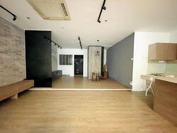 The Mezzo (D12), Retail #610498201